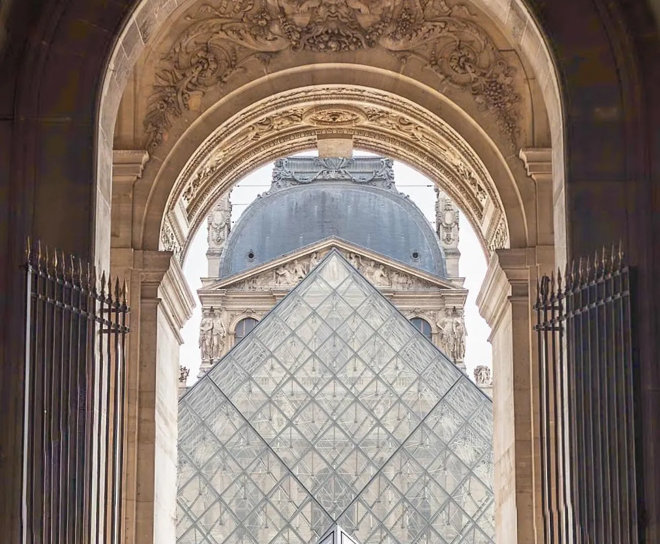 パリLouvre L Souplex A 15Min Du Jardin Du Luxembourgアパートメント アパート
